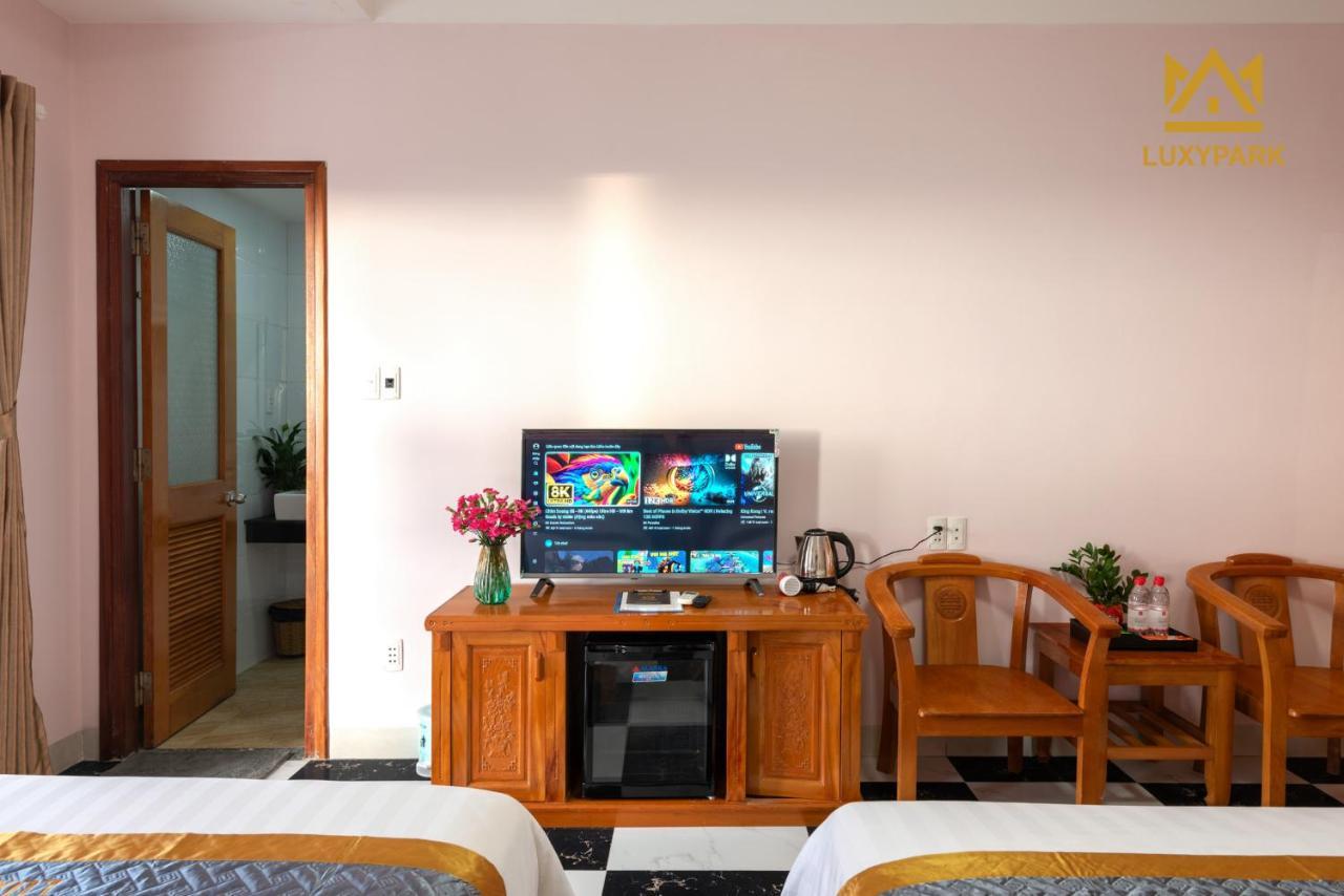 Luxy Park Hotel - Phu Quoc Centre Экстерьер фото