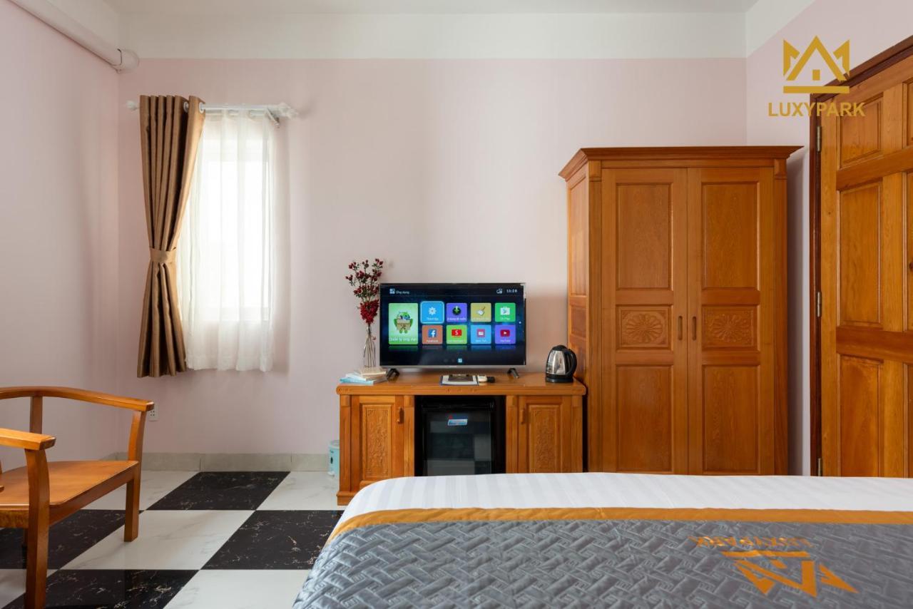 Luxy Park Hotel - Phu Quoc Centre Экстерьер фото
