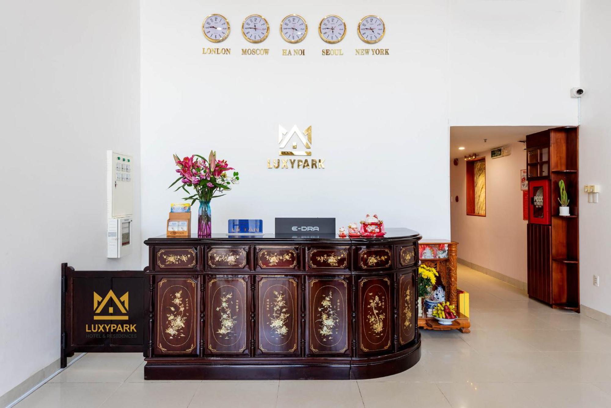Luxy Park Hotel - Phu Quoc Centre Экстерьер фото