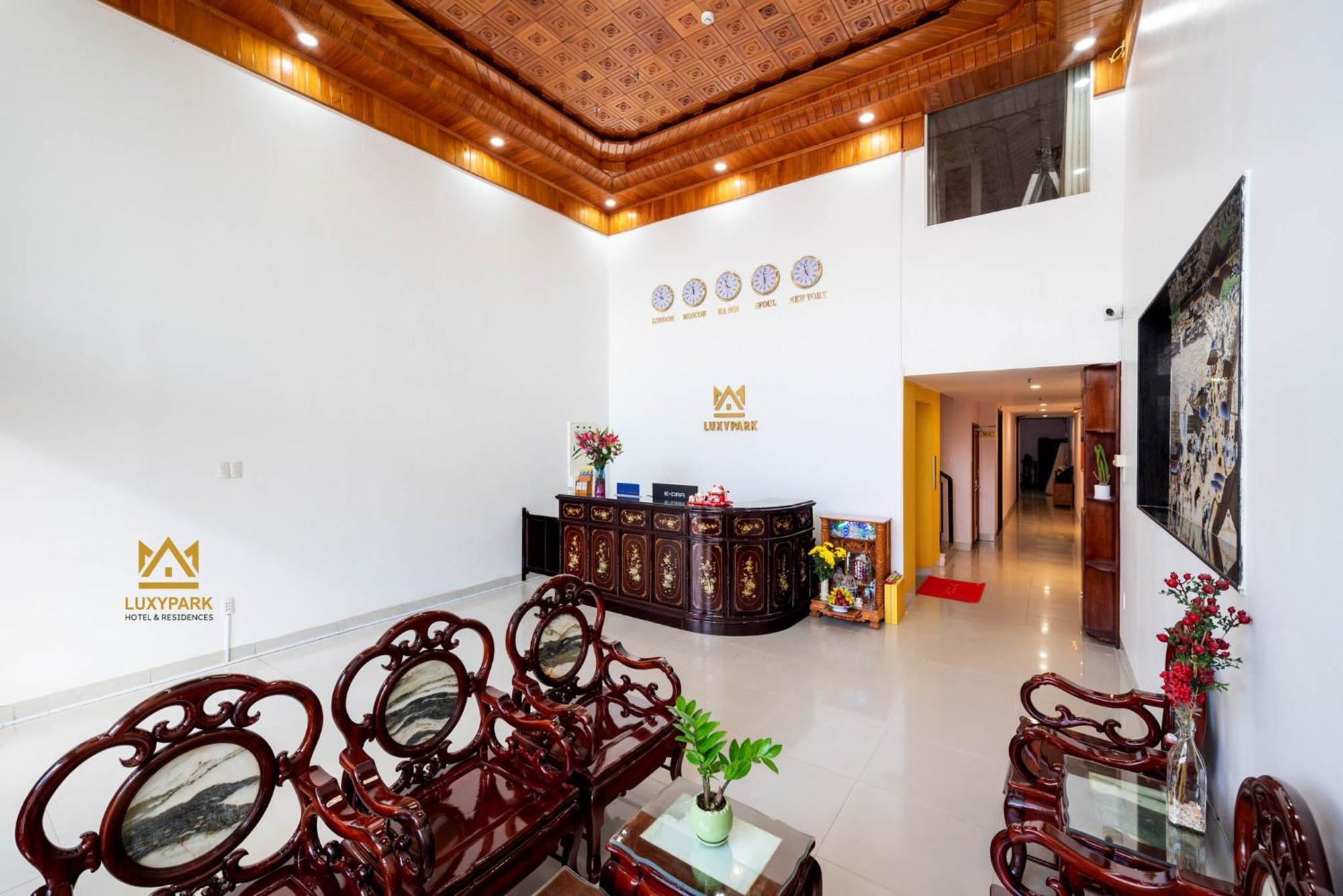 Luxy Park Hotel - Phu Quoc Centre Экстерьер фото
