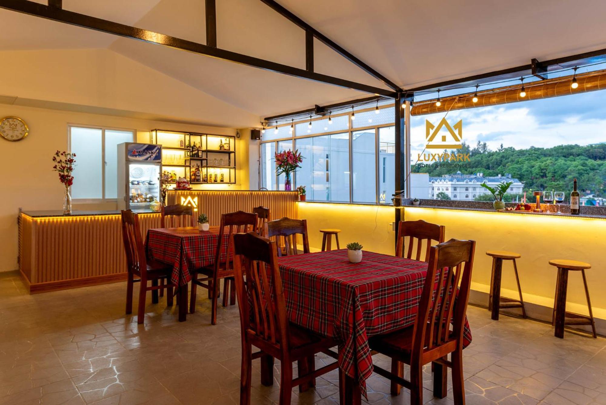 Luxy Park Hotel - Phu Quoc Centre Экстерьер фото