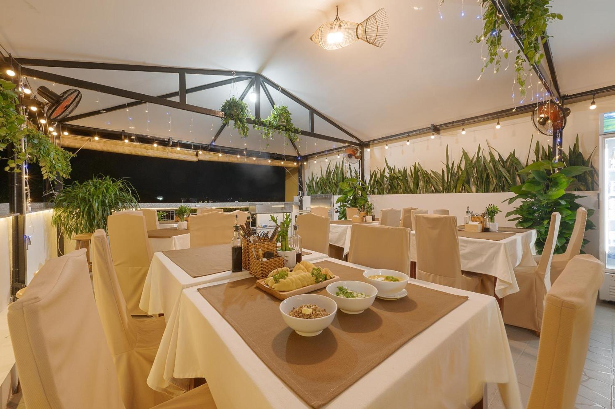 Luxy Park Hotel - Phu Quoc Centre Экстерьер фото