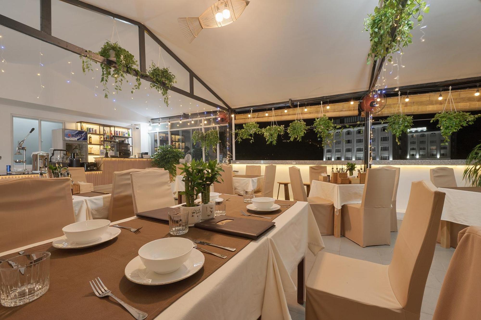 Luxy Park Hotel - Phu Quoc Centre Экстерьер фото
