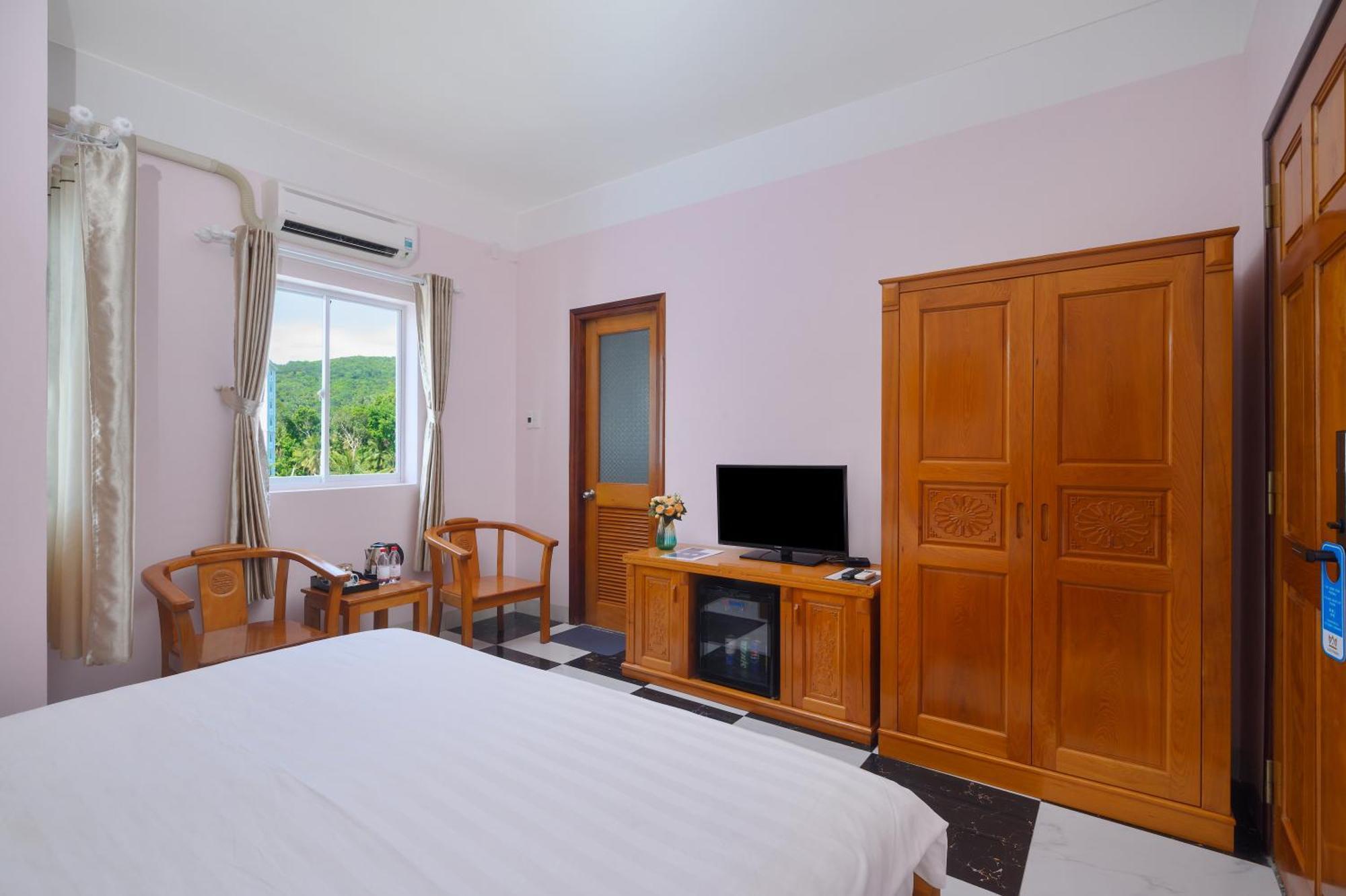 Luxy Park Hotel - Phu Quoc Centre Экстерьер фото