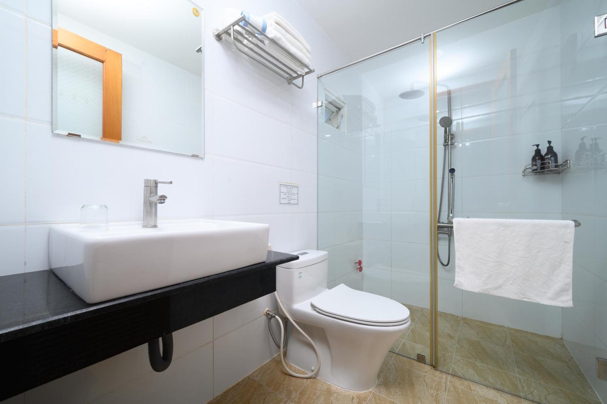 Luxy Park Hotel - Phu Quoc Centre Экстерьер фото